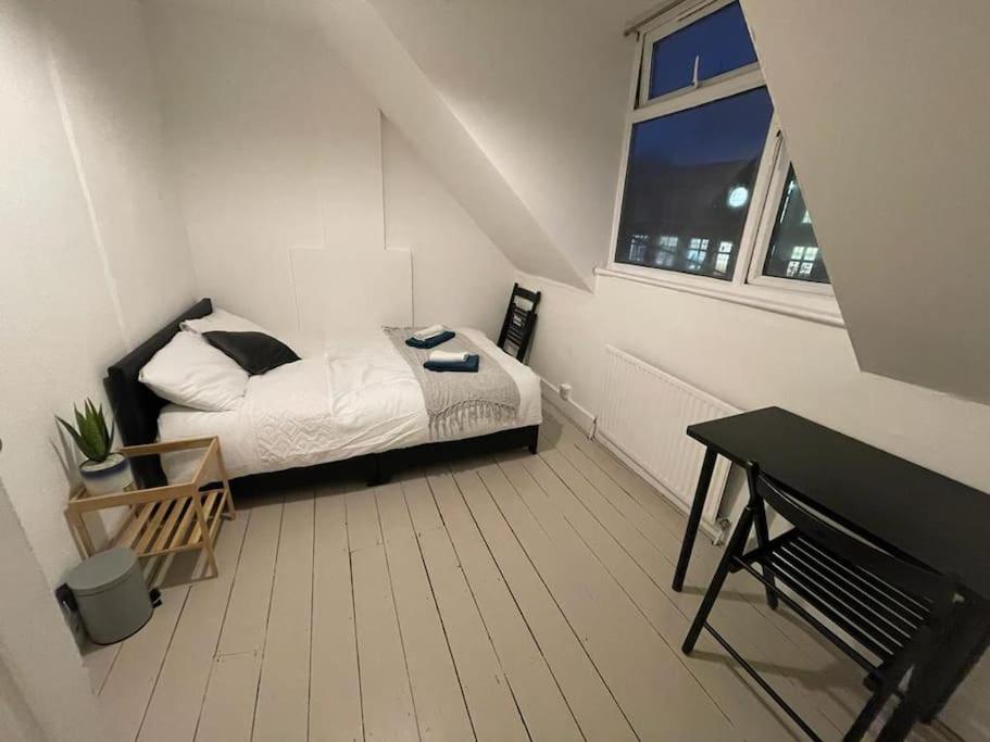 Stunning 2 Bedroom On Tower Bridge ロンドン エクステリア 写真