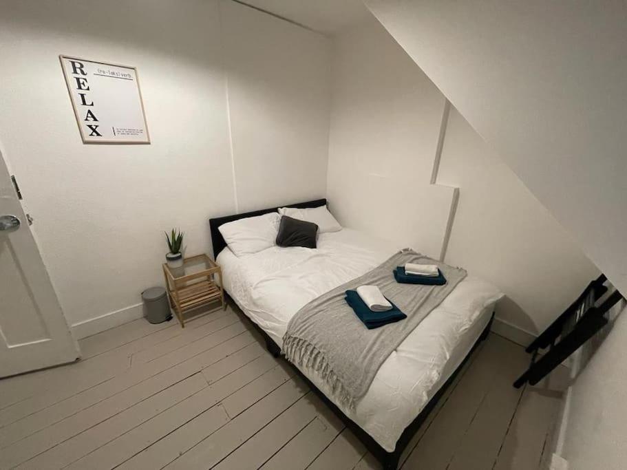 Stunning 2 Bedroom On Tower Bridge ロンドン エクステリア 写真